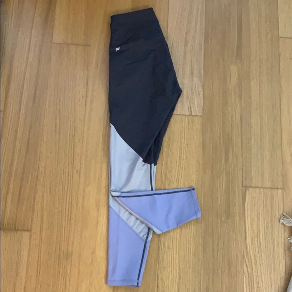 Tri-Tone Fabletics Powehold Leggings